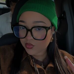 Meet your Posher, Kin